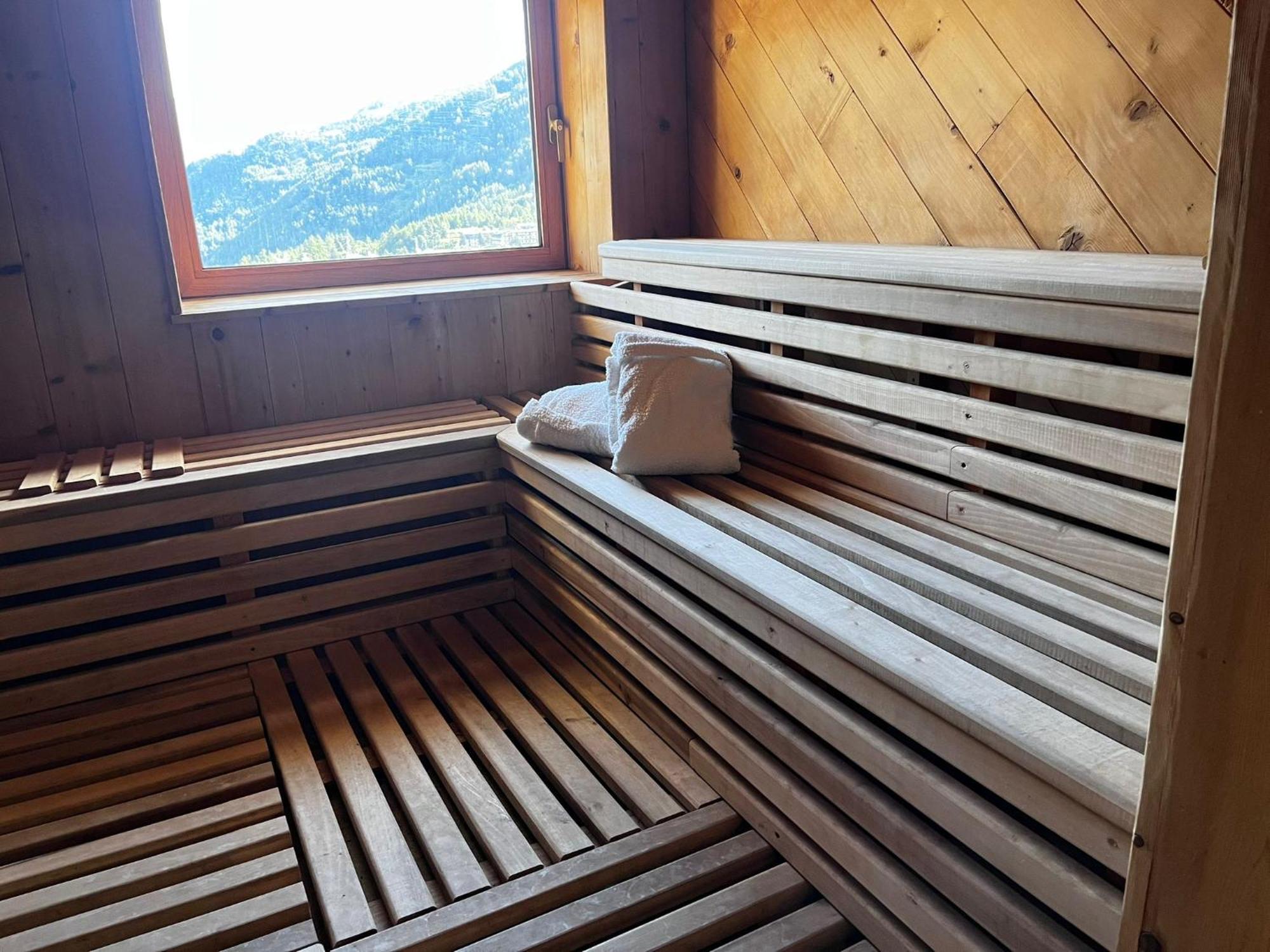 Hotel Holiday Debili Sauze D'Oulx Bagian luar foto