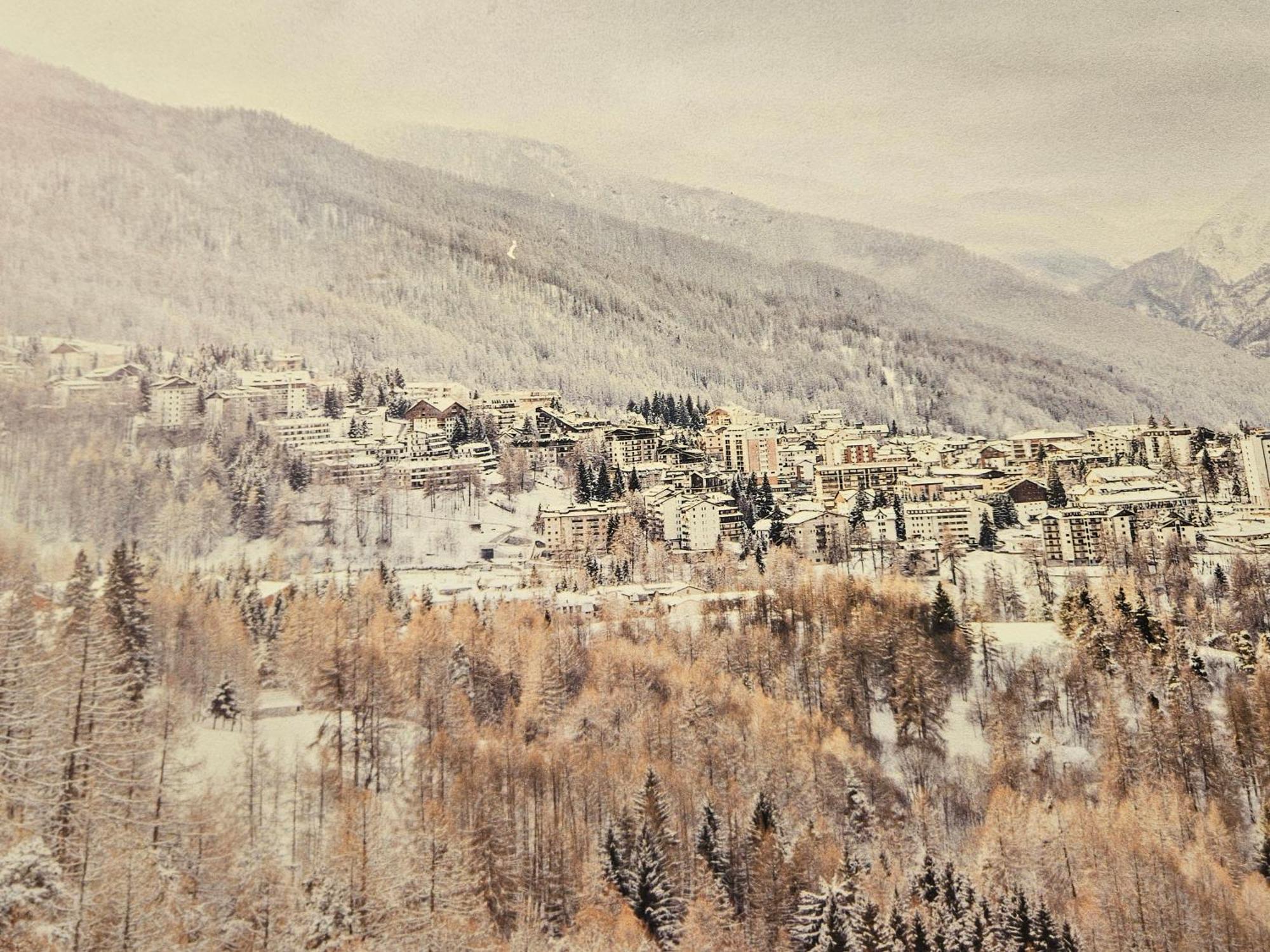 Hotel Holiday Debili Sauze D'Oulx Bagian luar foto