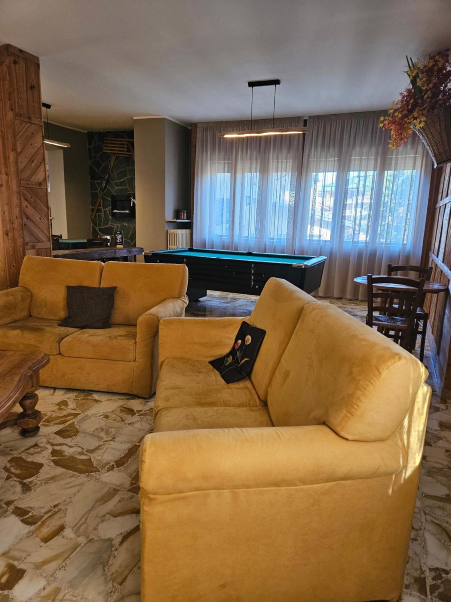 Hotel Holiday Debili Sauze D'Oulx Bagian luar foto