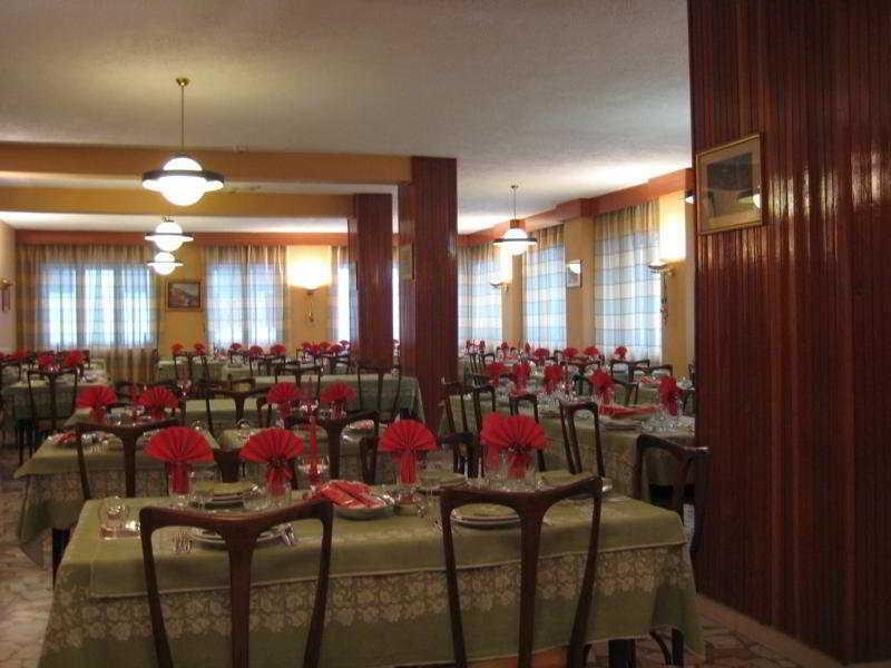 Hotel Holiday Debili Sauze D'Oulx Bagian luar foto