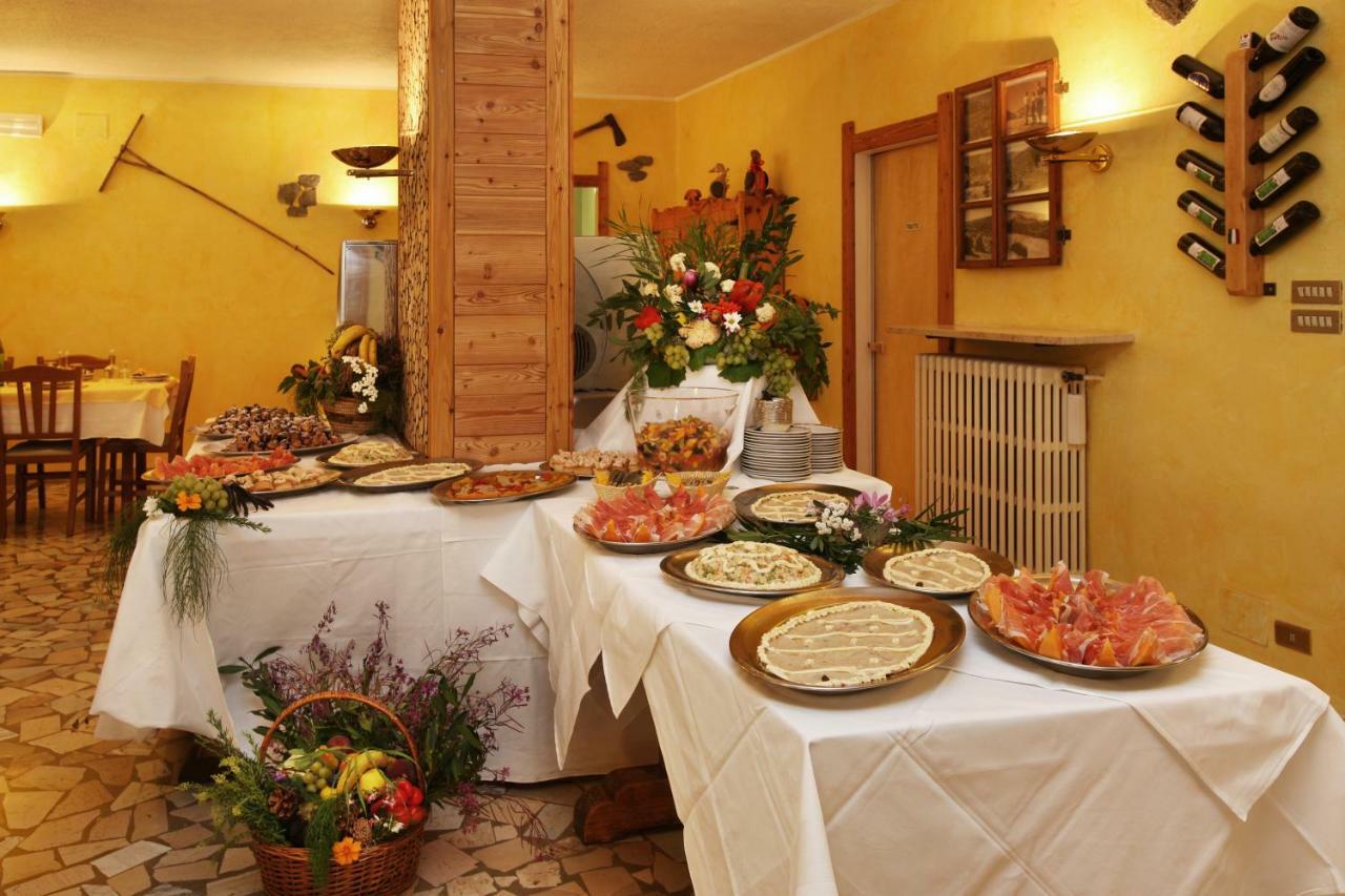 Hotel Holiday Debili Sauze D'Oulx Bagian luar foto